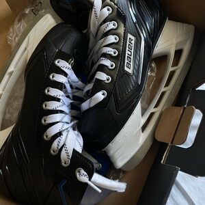 Bauer Black and White Hockey Skates
